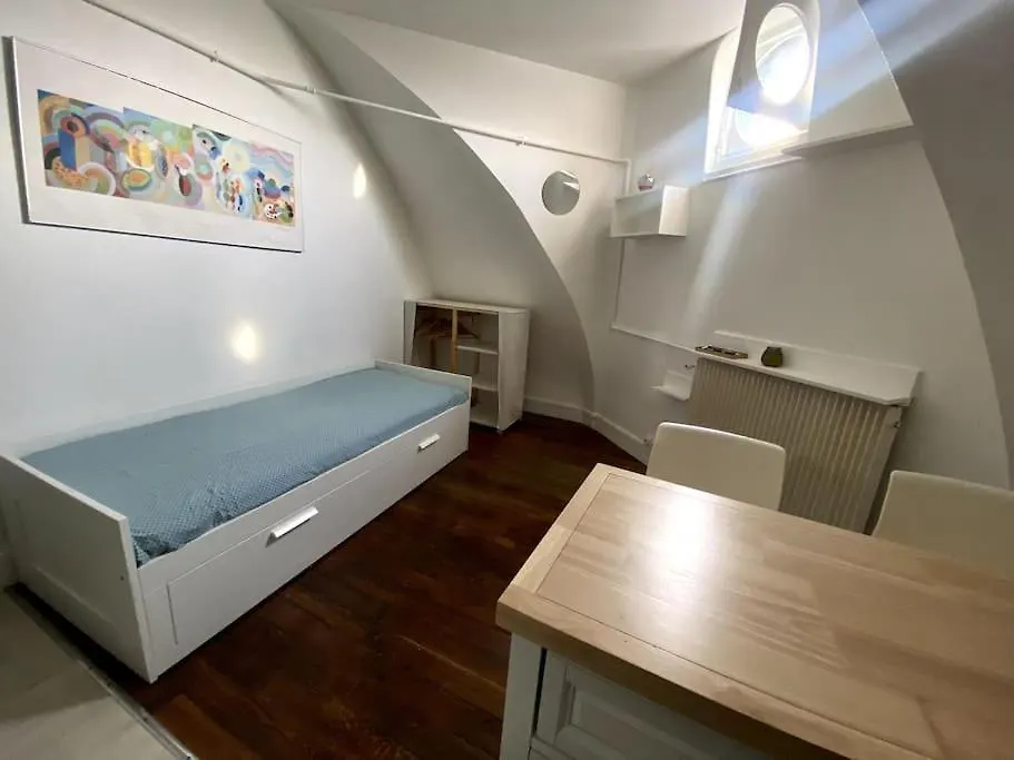 아파트 Cosy Et Sous Les Toits De 파리