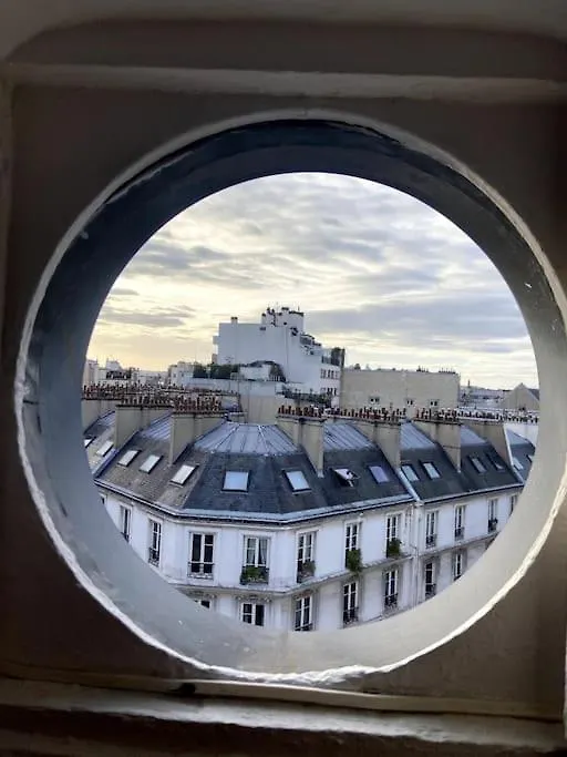아파트 Cosy Et Sous Les Toits De 파리